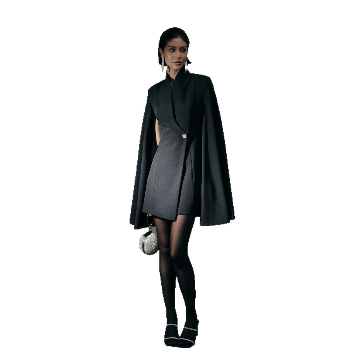 La Robe Noire Minimaliste à Boucle