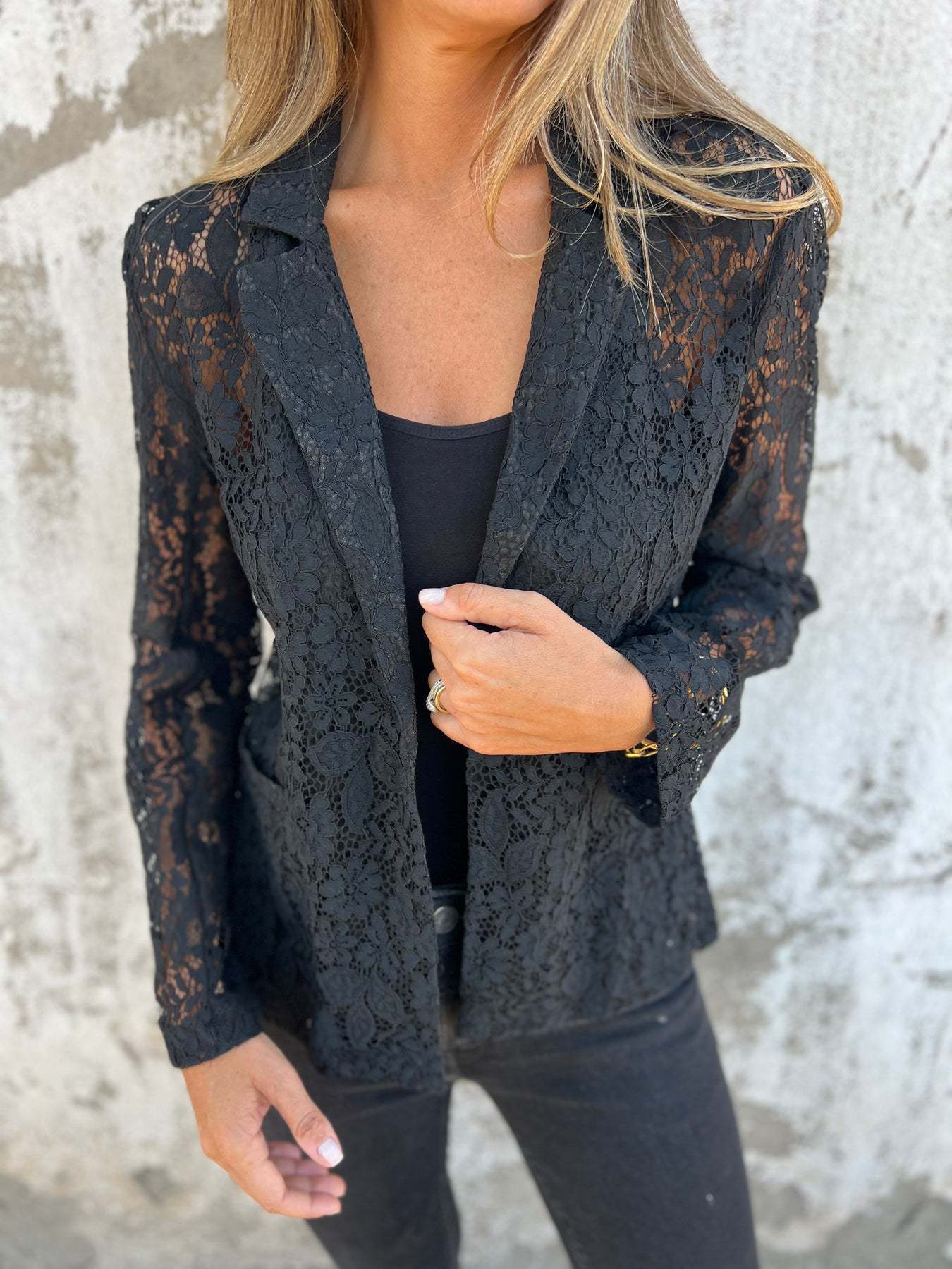 Chemise en Dentelle à Boutons
