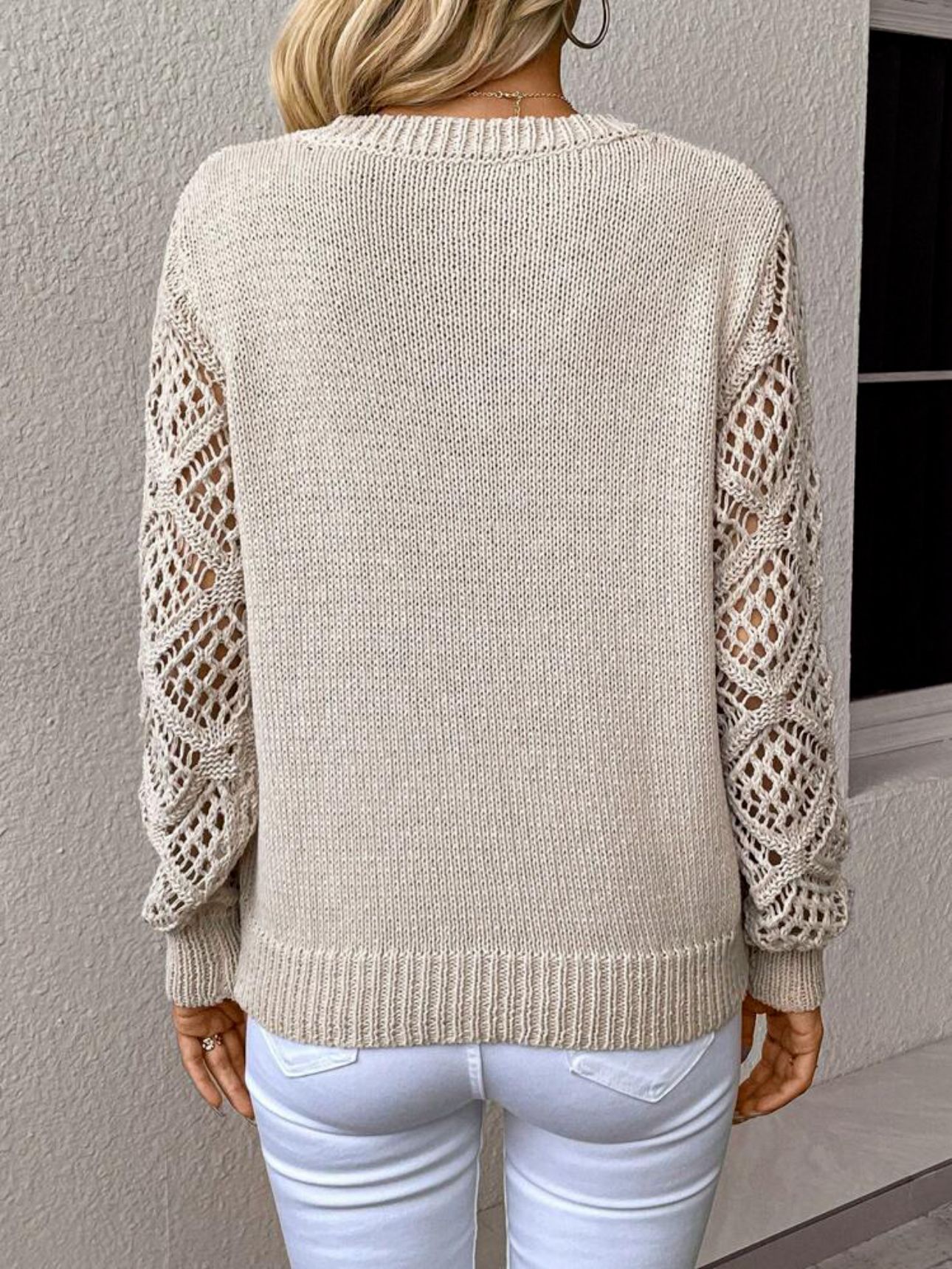 Pull  à Col V et Manches Ajourées