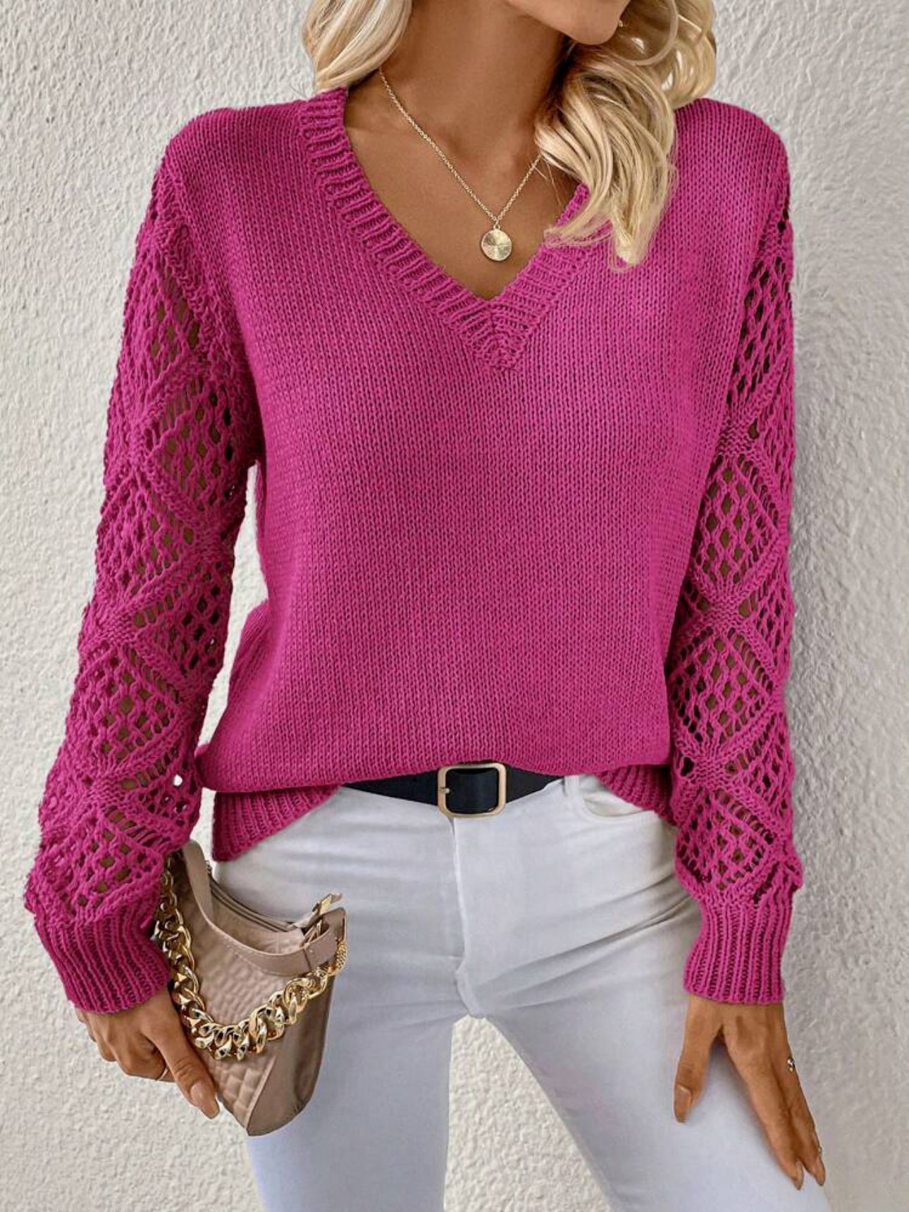 Pull  à Col V et Manches Ajourées